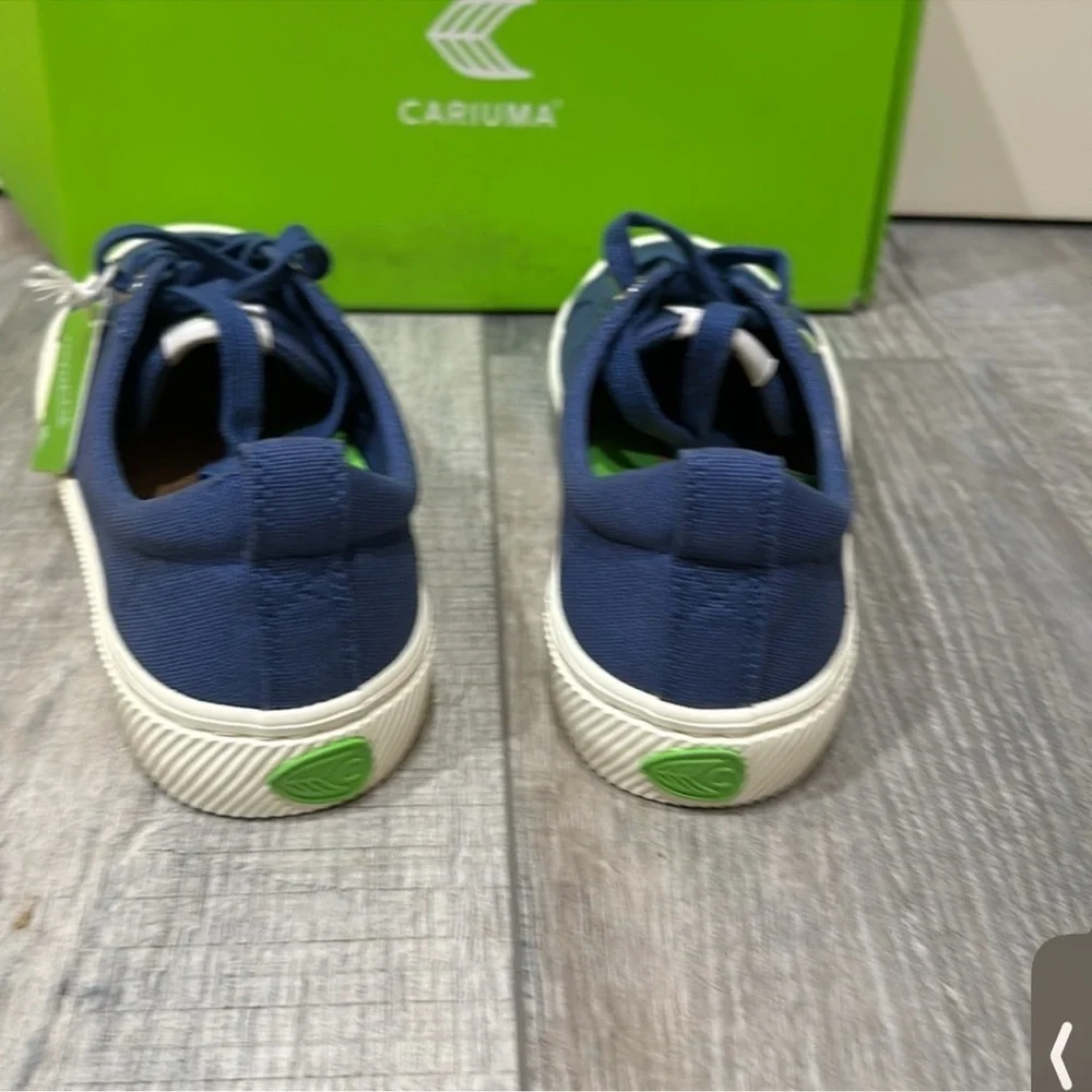 Nwt Cariuma Blue Canvas Sneaker. 9.5 women’s & 8 men’s